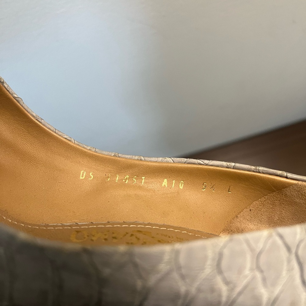 Salvatore Ferragamo Susi Gray Python Texture Heels - image 7